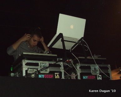 Dj Equal spinning away...