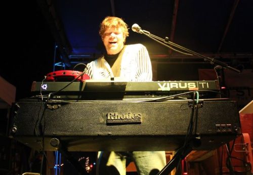 Kyle Hollingsworth getting DOWN!!!